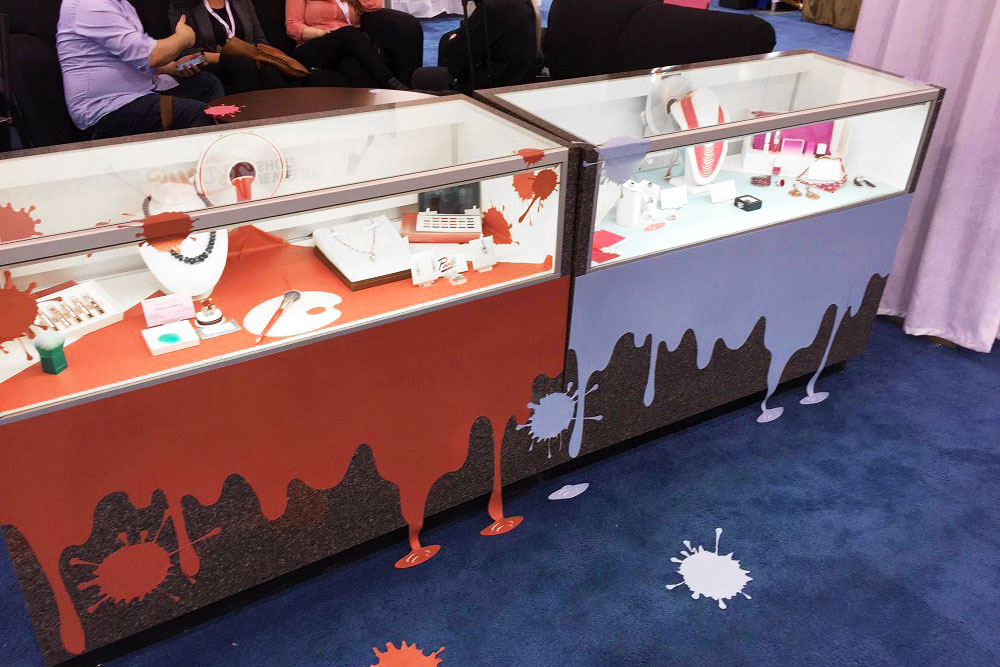 Repositionable Fabric a Creative Application for Showcases